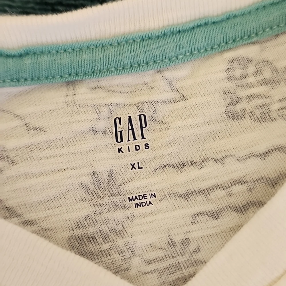Gaps Kids V Neck TShirt